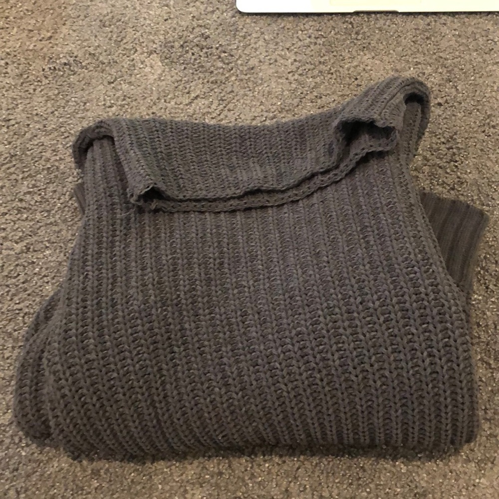 American eagle sweater